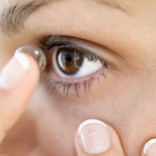 lentilele de contact îmbunătățesc vederea