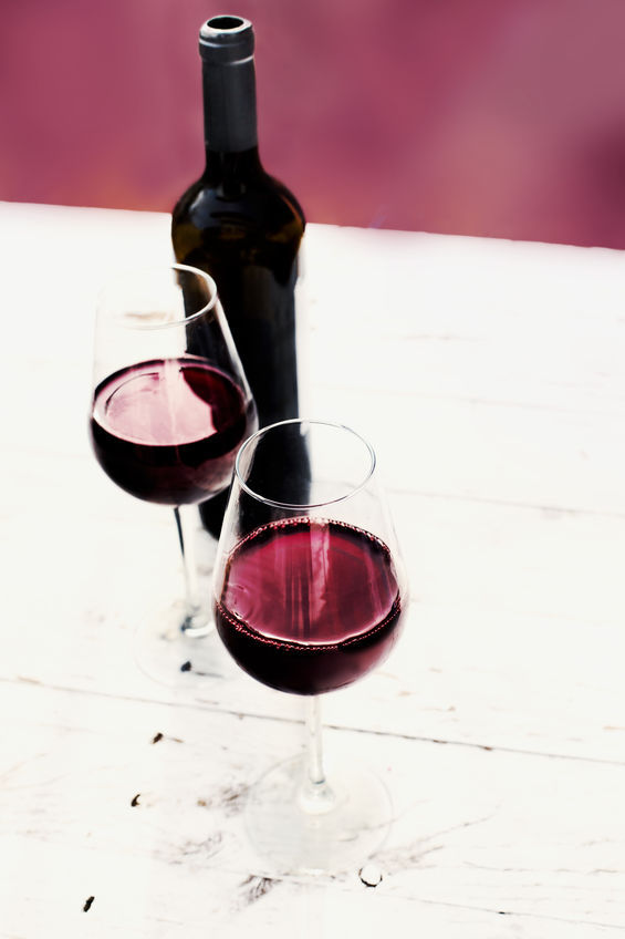 Ancient times manly dynamic Studiu: două pahare de vin roşu te scapă de kilogramele în plus