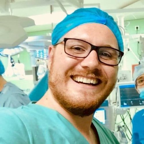 Dr. Matei Bratu, chirurg generalist „Generaţiile tinere de medici vor