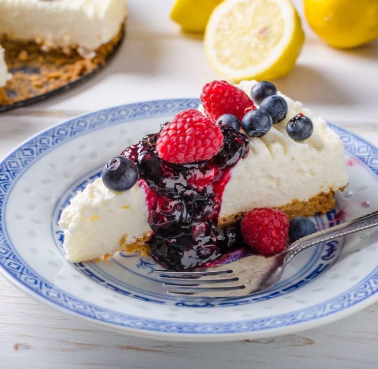 Desert de vară: cheesecake cu zmeură, fără zahăr!