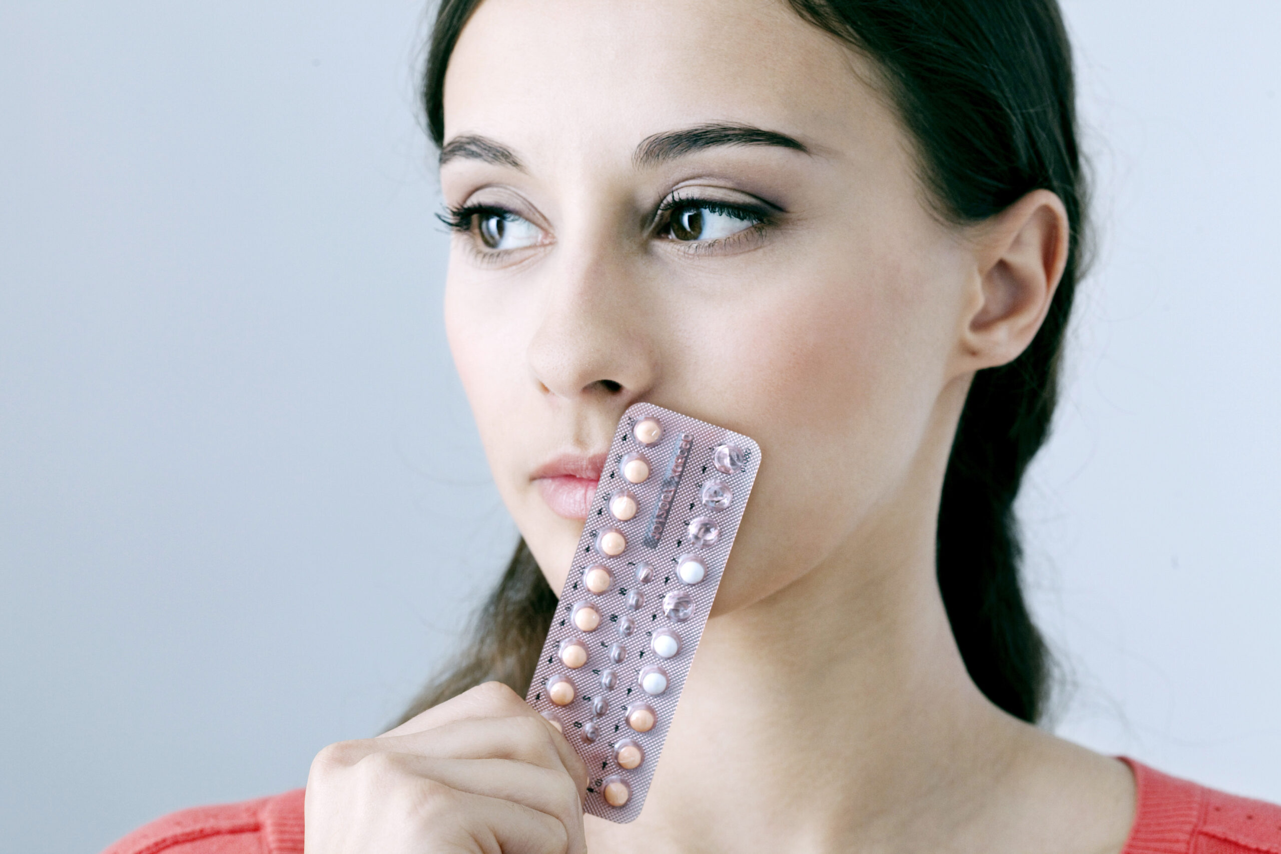 После применения противозачаточных. Оральные контрацептивы для девушек. Гормональная контрацепция. Гормональные препараты для девушек. Комбинированные оральные контрацептивы.