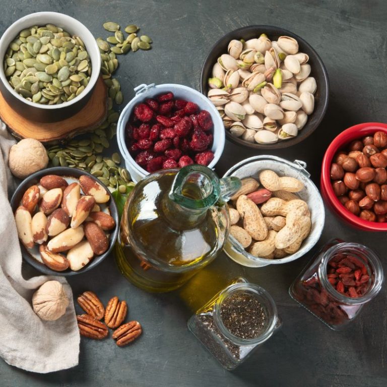 Grăsimi saturate versus grăsimi nesaturate: beneficii, riscuri, alimente în care le găsim