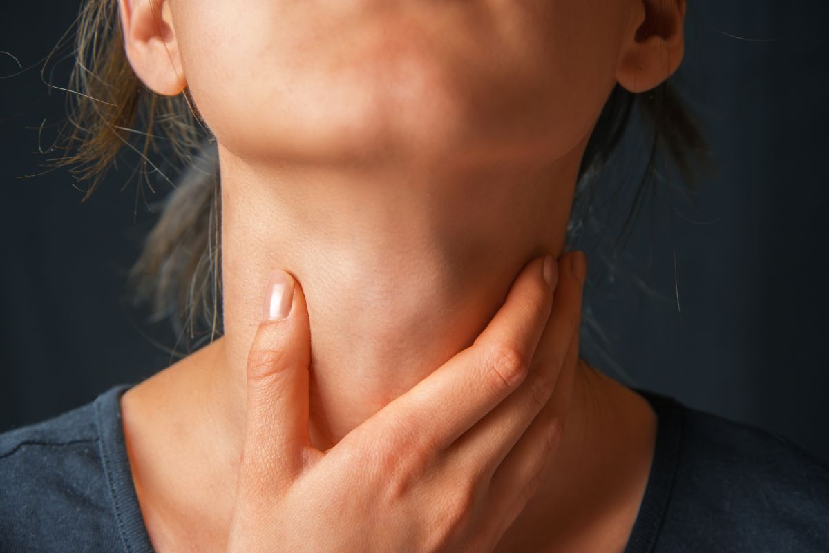 durere în gâtul drept boala osteoartrita