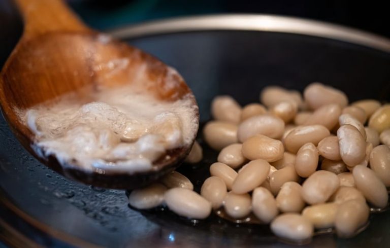 Ce se întâmplă dacă pui bicarbonat în fasole sau năut, pe lângă faptul că nu te mai balonezi