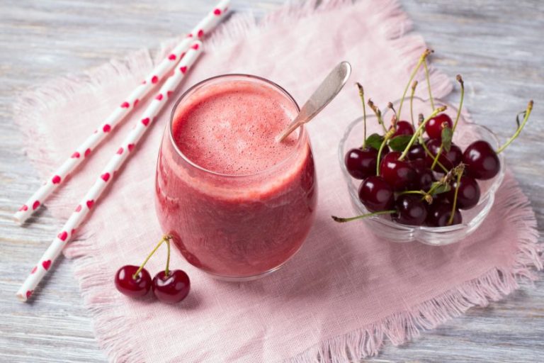 Smoothie antiinflamator: 10 rețete de smoothie-uri care previn inflamațiile în organism