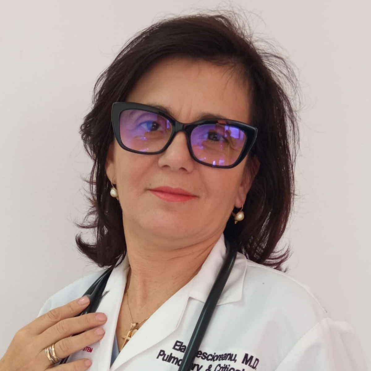 Dr. Mihaela Sescioreanu, pneumolog – după o carieră de succes de 20 de ani în SUA, s-a întors acasă pentru a fi medic pentru poporul român