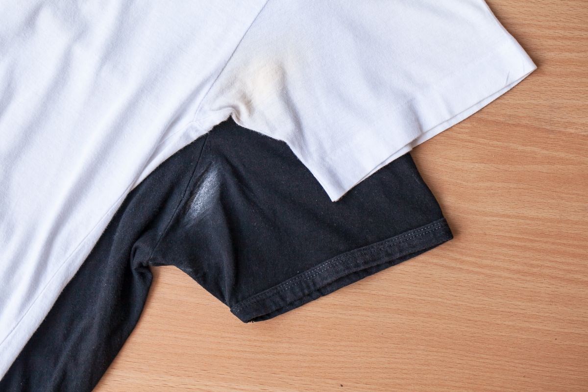 Locker Camel Tentacle Cum să scoți petele de deodorant de pe haine cu bicarbonat. 7 soluții  eficiente