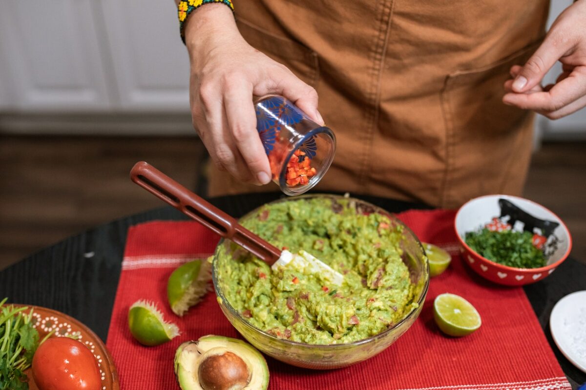 Guacamole de casă: cea mai simplă rețetă de încercat