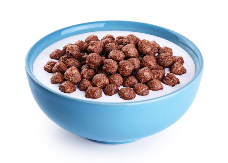 Avertisment pentru cei care mănâncă în fiecare dimineață cereale cu lapte