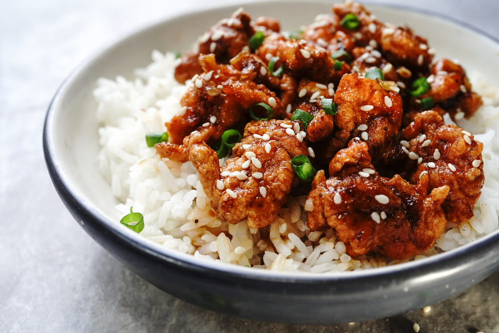 Pui Shanghai cu sos dulceacrișor și orez