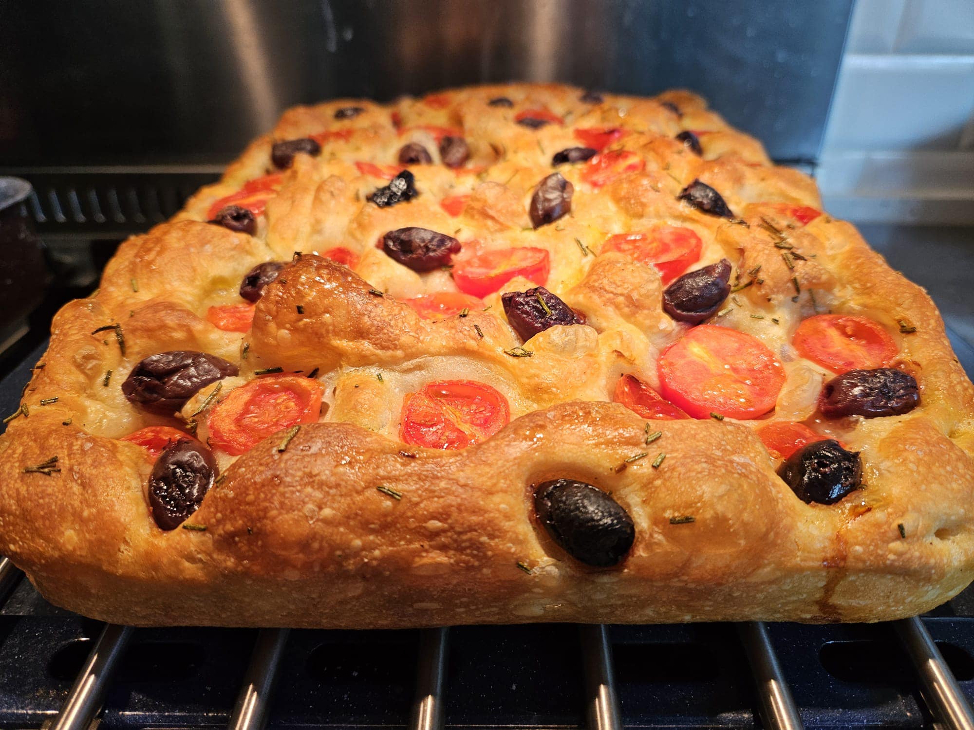 Rețeta de foccacia de post a lui Chef Sorin Bontea. Ingredientele ...