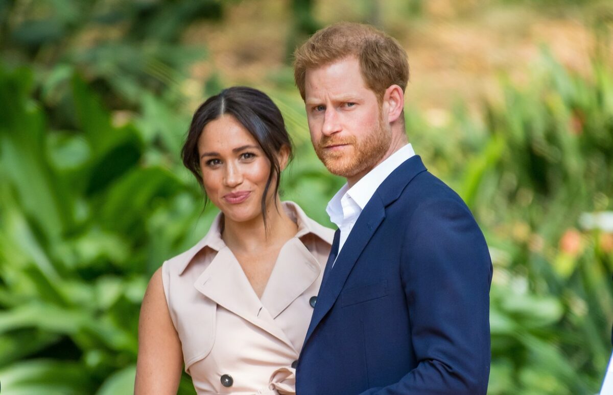 Prințul Harry și Meghan Markle, acuzați că au un comportament 'scandalos de neloial' față de Familia Regală. Apropiații cuplului îi pun la zid