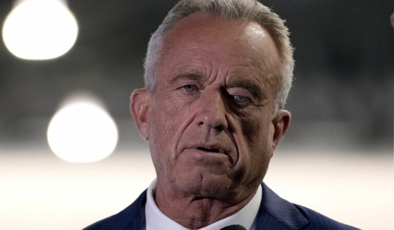 Tulburarea neurologică fără leac de care suferă Robert F. Kennedy Jr: "Am încercat multe tratamente”