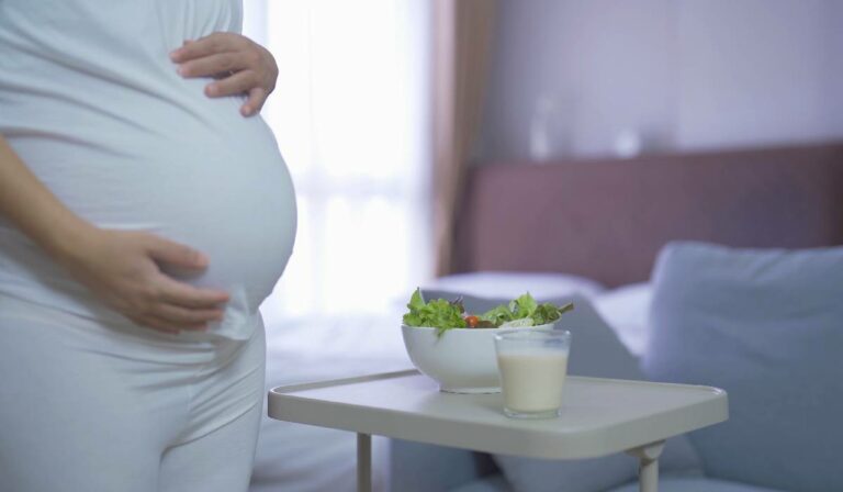 Cum influențează alimentația echilibrul hormonal al femeii și șansele ei de a deveni mamă