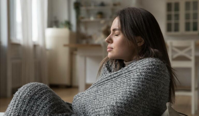 Ai mâini și picioare reci? Alimente pe care să le mănânci să-ți reglezi temperatura corpului