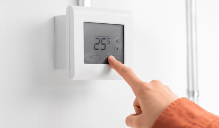 Unde să pui termostatul ca să nu plătești mult la gaze. Greșeala costisitoare pe care mulți o fac fără să-și dea seama