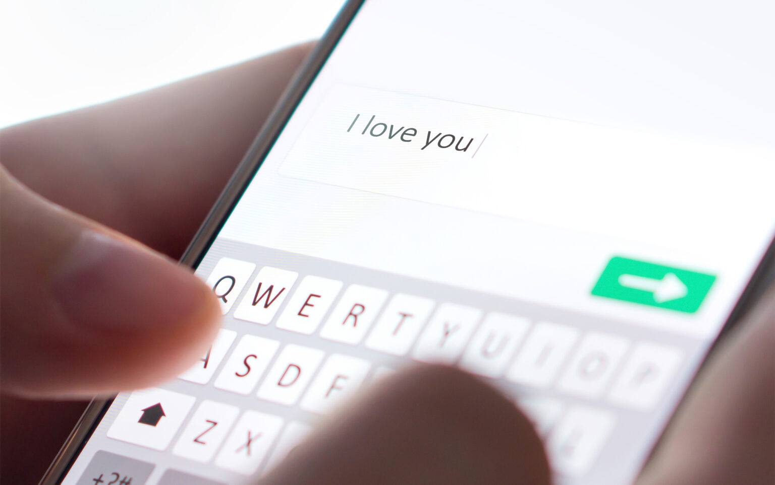 Iubire prefăcută: Cum să te protejezi de escrocheriile romantice online