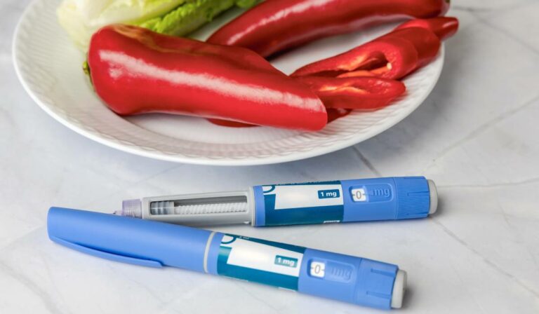 Cum își pun viața în pericol pacienții peste 50 de ani când vor să slăbească cu Ozempic