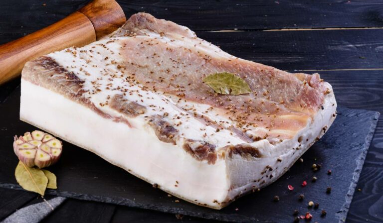 grăsimea de porc- Alimentul mai sănătos decât unele fructe și legume. E nelipsit din bucătăria românească tradițională