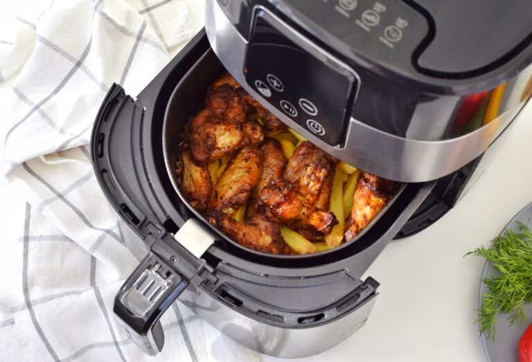 Ce să NU pui niciodată în air fryer – și ce merge surprinzător de bine!