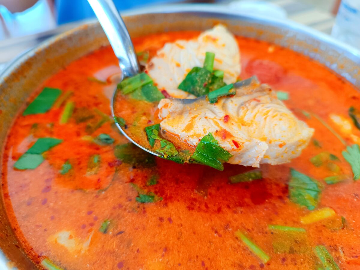 Ciorbă din cap de pește — gust tradițional, aromă de casă