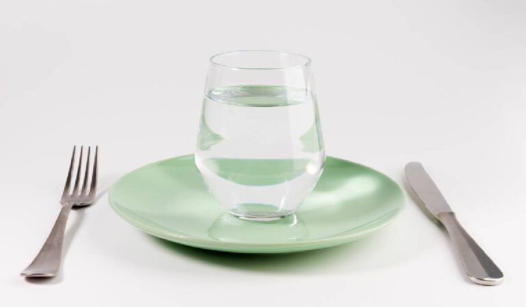 Cât slăbești dacă ții post negru și care sunt persoanele care nu au voie să-l țină. Se pot îmbolnăvi!