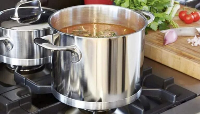 Rețetă de ciorbă economică: cum să faci cea mai ieftină ciorbă cu carne cu doar 9 lei (4 porții)