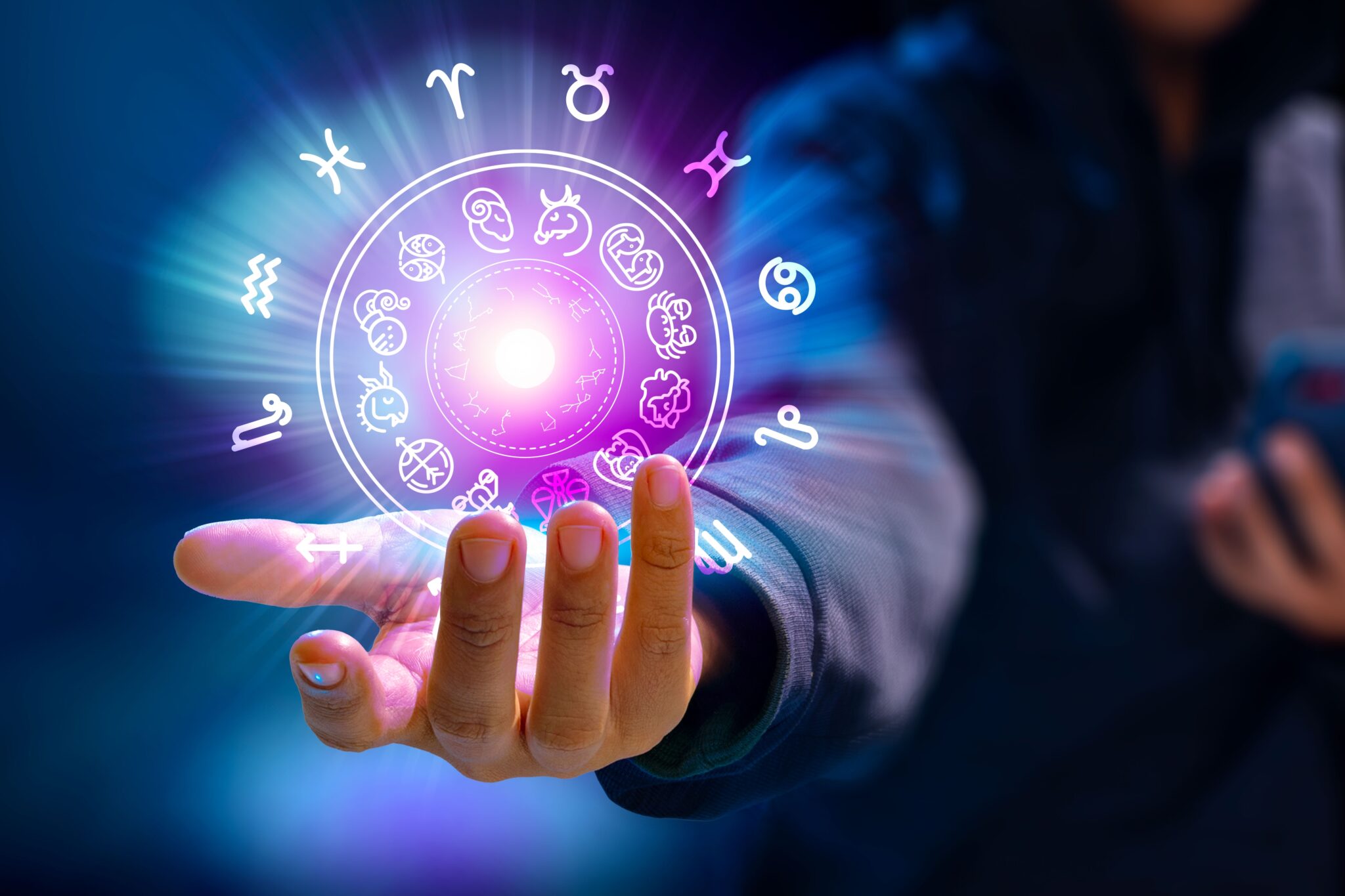 Cele trei zodii care îl vor avea aproape pe Dumnezeu, începând cu 5 februarie. Vor avea noroc divin, împlinire sufletească și oportunități neașteptate