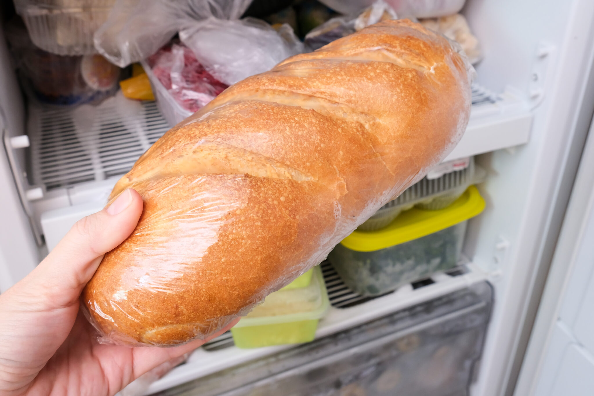 De ce nu trebuie să ții pâinea în frigider și cum să o păstrezi corect