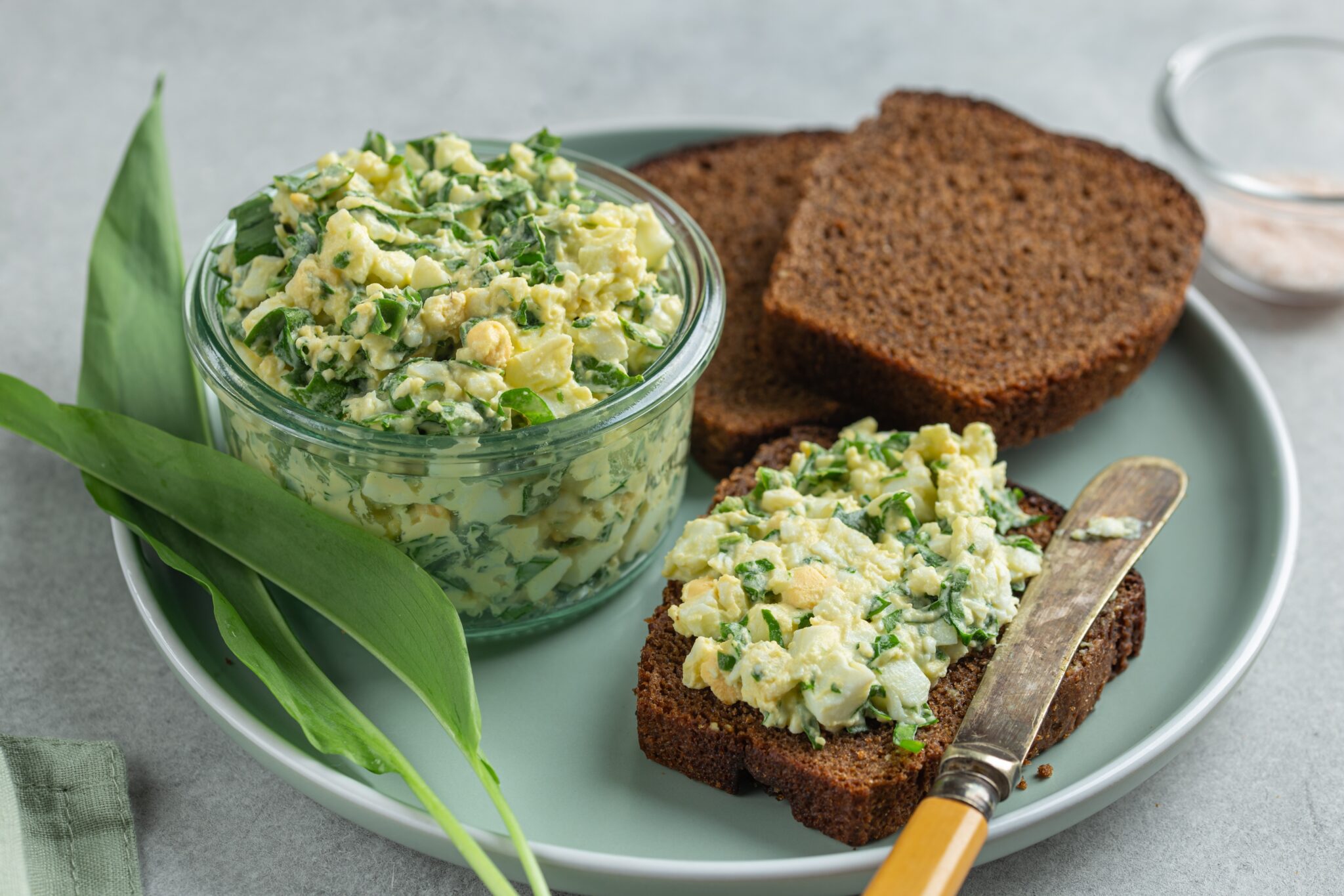 5 rețete de primăvară cu leurdă care îți detoxifică organismul și îți dau energie