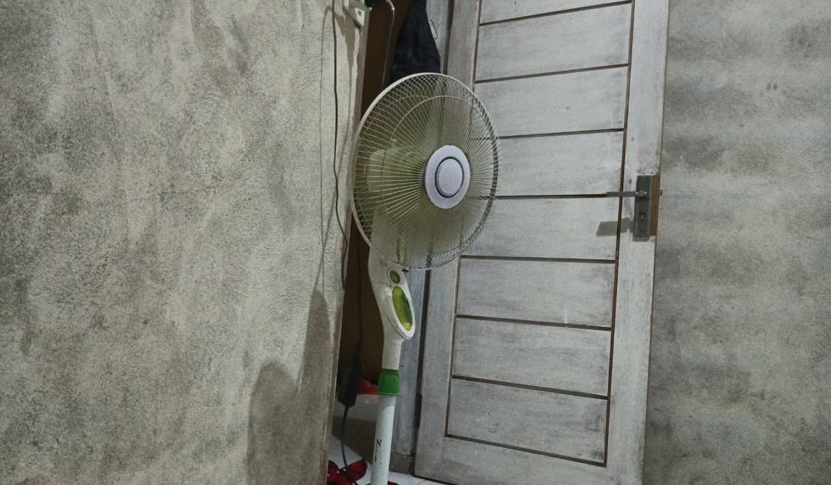 Cum e mai bine să ții ușile pe timpul verii: închise sau deschise? Trucul simplu care poate face locuința mai răcoroasă fără costuri suplimentare