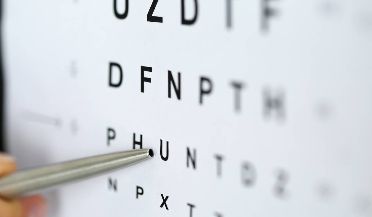 Astigmatismul necorectat, un factor de risc în trafic: ce arată cele mai recente studii