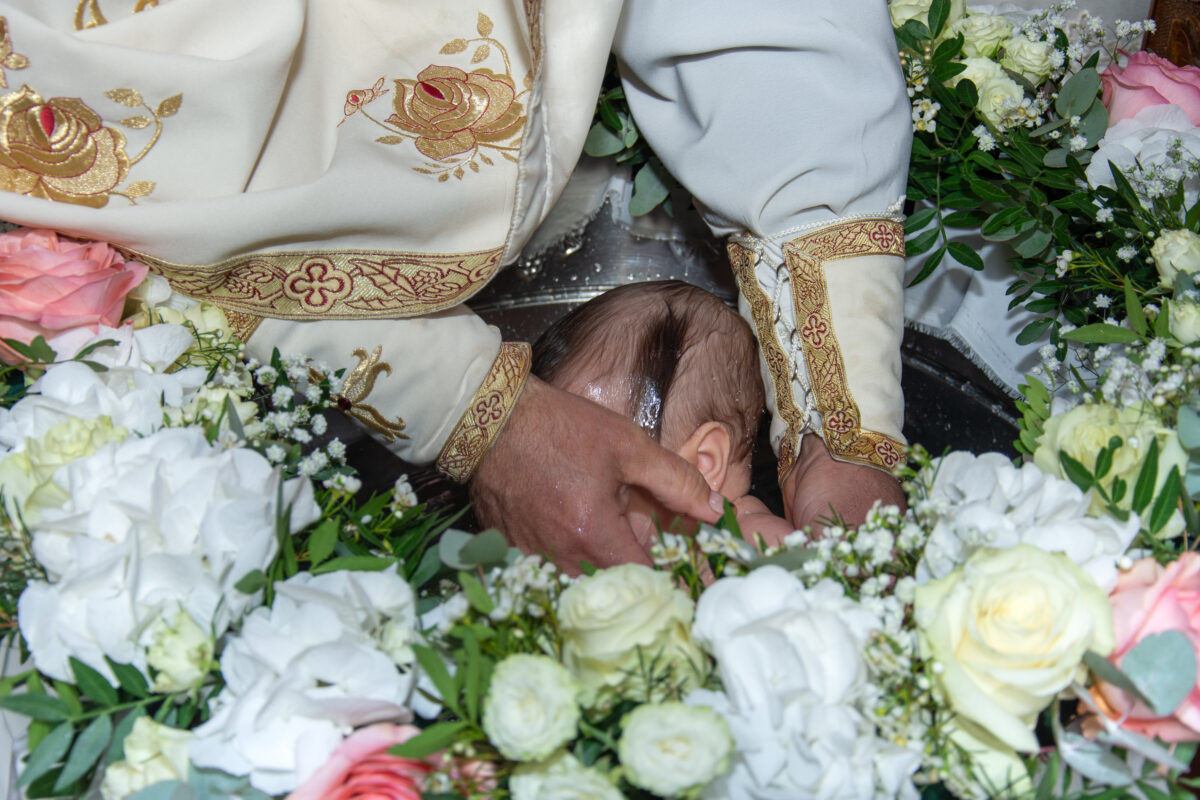 Ce înseamnă dacă plouă la botez, potrivit tradițiilor populare. Semnul pe care bătrânii îl considerau de bun augur