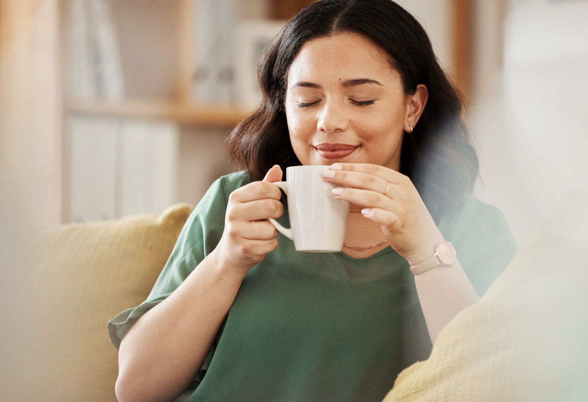 Ce recomandă medicii oncologi înainte de prima înghițitură de cafea? Obiceiul care îți poate proteja esofagul