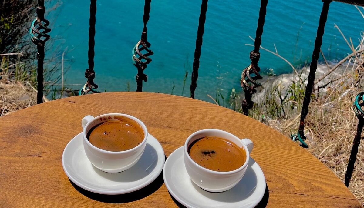 Câtă cafea putem bea vara. Care este recomandarea specialiștilor