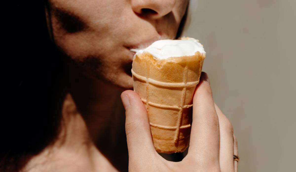 Alimentele surprinzătoare care te ajută să te răcorești când temperaturile trec de 35 de grade. Cu ce să înlocuiești înghețata sau băuturile reci pe caniculă