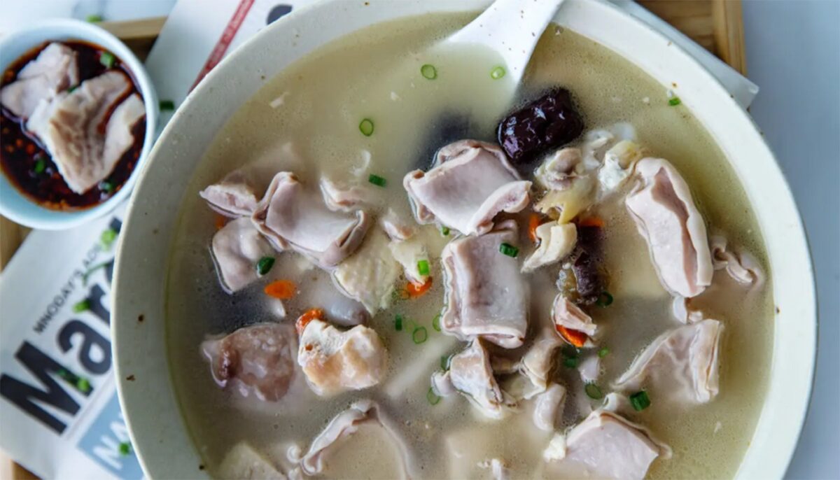 Cum fac chinezii ciorbă de burtă. Ingredientul care o face mai bună decât varianta românească