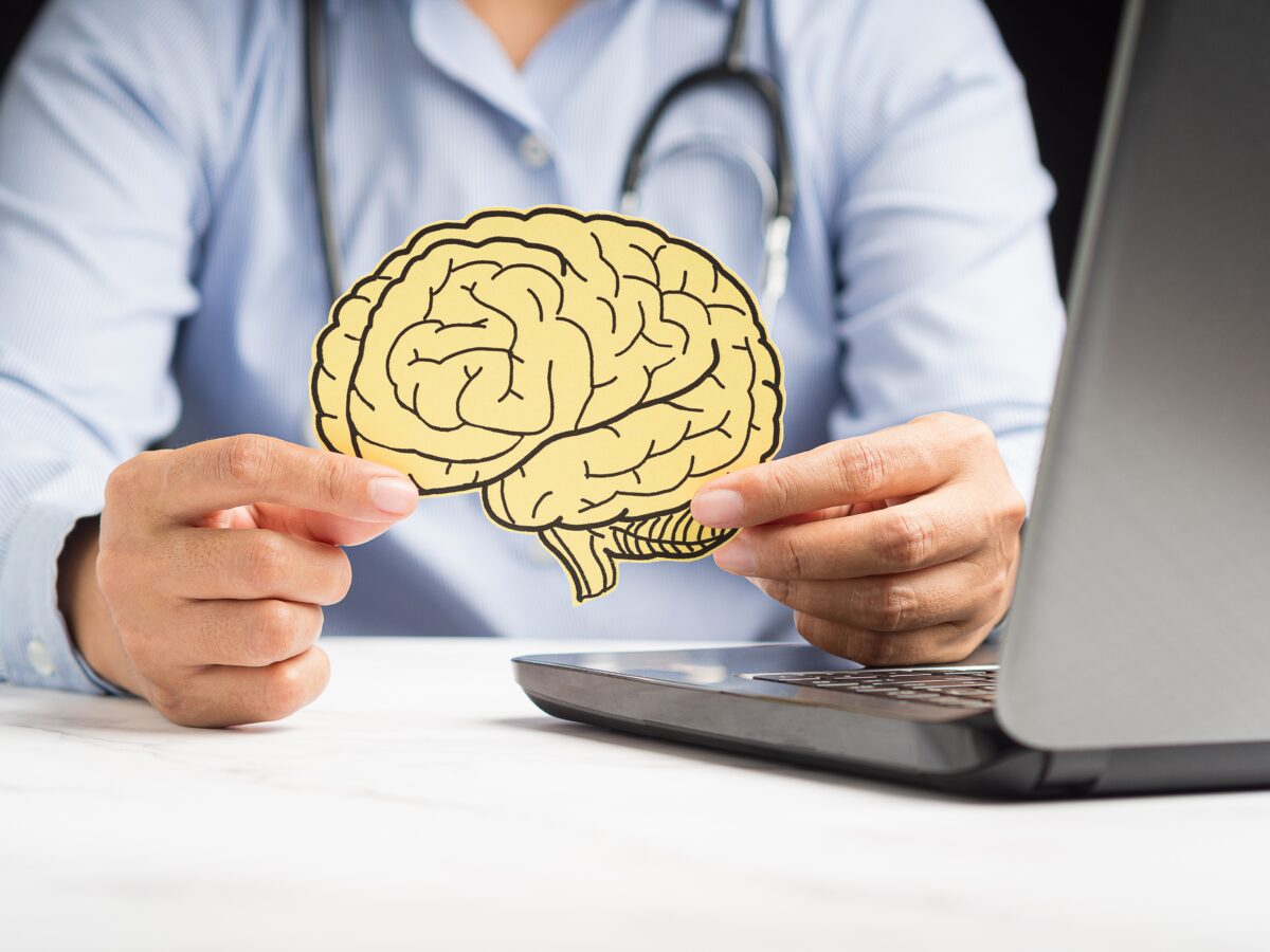 Convulsiile „tăcute” care pot agrava simptomele Alzheimer. Semnalul pe care mulți pacienți nu îl observă