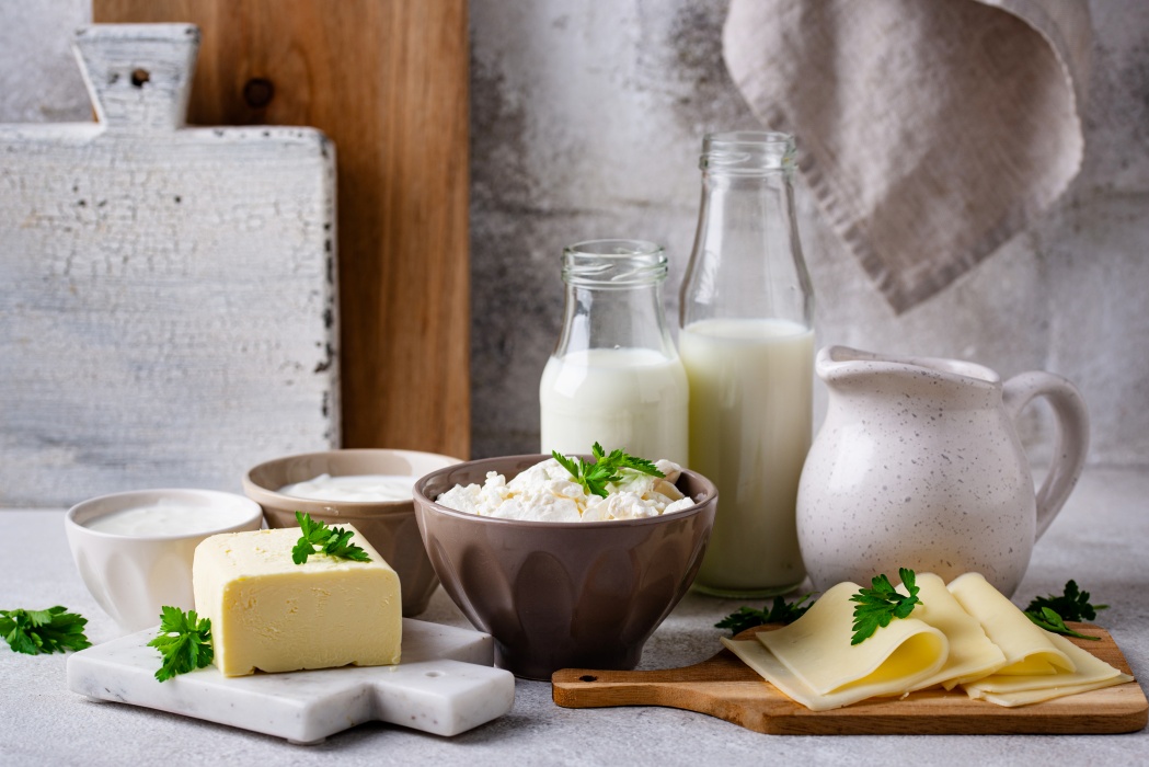 Nutriționiștii spun că este unul dintre cele mai sănătoase lactate. Alimentul pe care merită să îl ai mereu în frigider