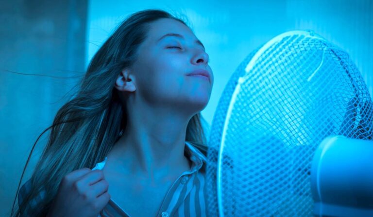 Cum să răcești toată casa cu „metoda egipteană”. Trucul care te ajută să dormi mai bine în nopțile caniculare, fără ventilator sau aer condiționat