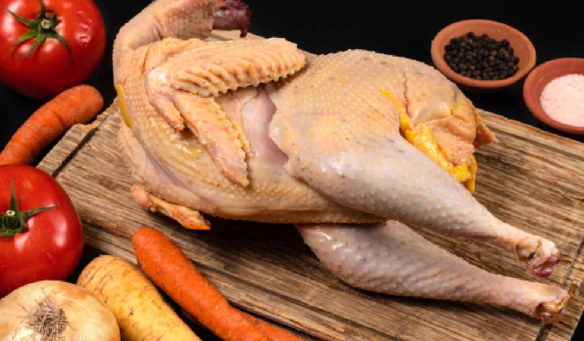 De ce nu este recomandat să speli carnea crudă înainte de gătire?
