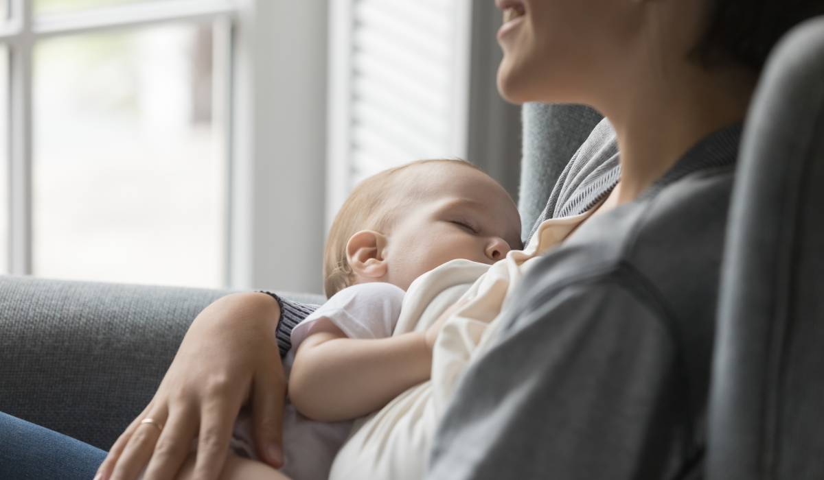 Implantele mamare și alăptarea: ce trebuie să știe viitoarele mame