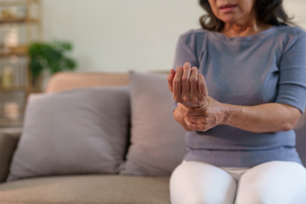 Durerile articulare pot fi ținute sub control cu ajutorul naturii? 5 plante care sunt folosite împreună cu giloy