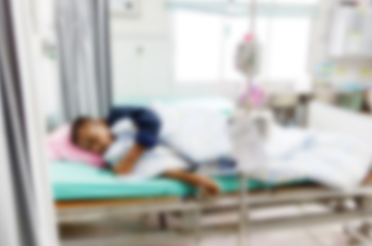 Caz șocant într-un spital din Satu Mare. Un bărbat a ajuns pe mâna unui medic ginecolog și a fost cusut cu o bucată de lemn în obraz