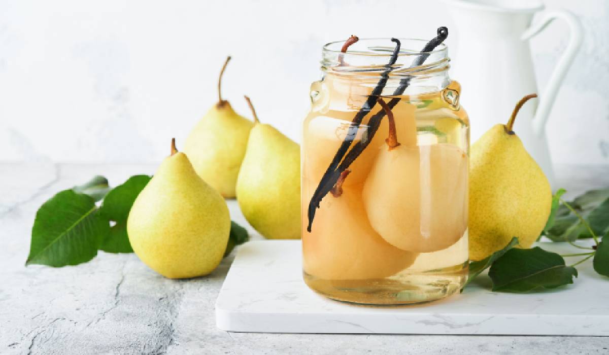 Compot de prune, piersici sau pere. Cum îl prepari și cât rezistă?