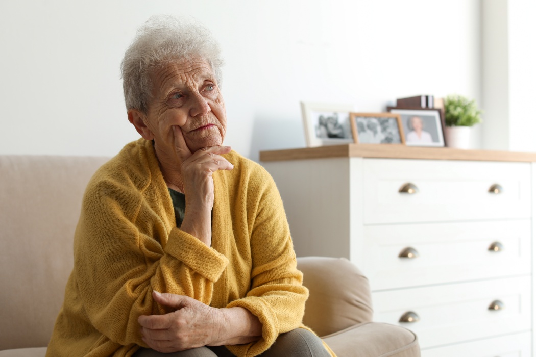 Trei lucruri pe care ar trebui să le eviți între 45 și 65 de ani. Studiul care leagă aceste obiceiuri de riscul de demență