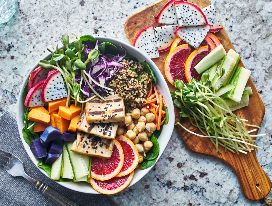 Dieta vegană și postul, alternativa naturală la Ozempic? Ce se întâmplă în organism atunci când renunți la produsele animale și reduci mesele