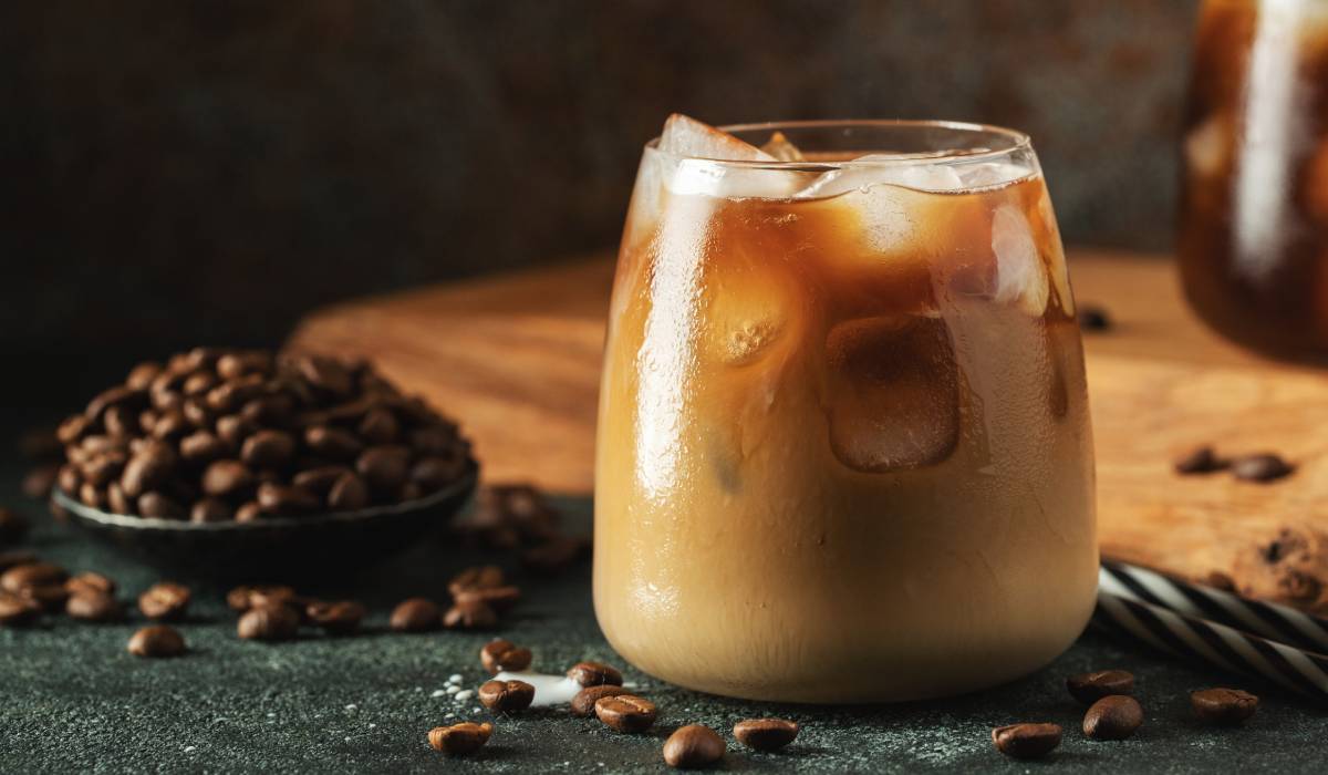 Iced latte fără cofeină, gata în câteva minute. Rețeta Mayo Clinic, cu doar 84 de calorii per porție