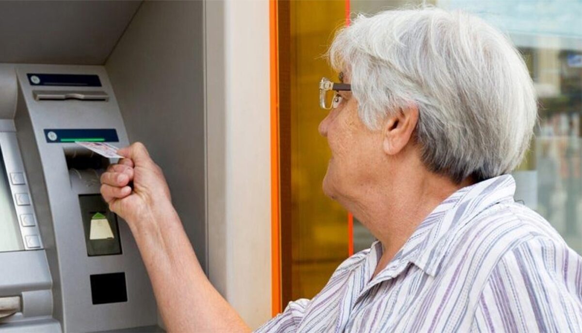 Primești pensia pe card? Anunțul făcut de Casa de Pensii pentru toți pensionarii din România – ce se întâmplă în septembrie