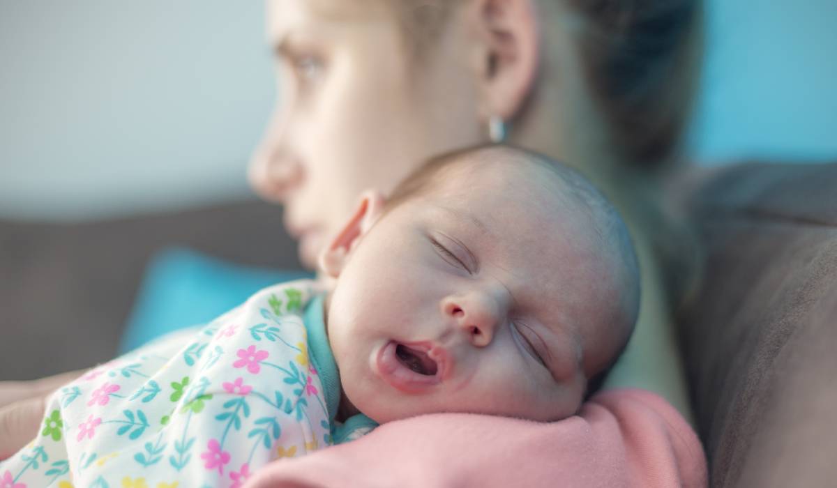 5 probleme de sănătate după naștere pe care proaspetele mame le ignoră. Medicul avertizează: „Nu sunt simptome pe care trebuie să le suportați”